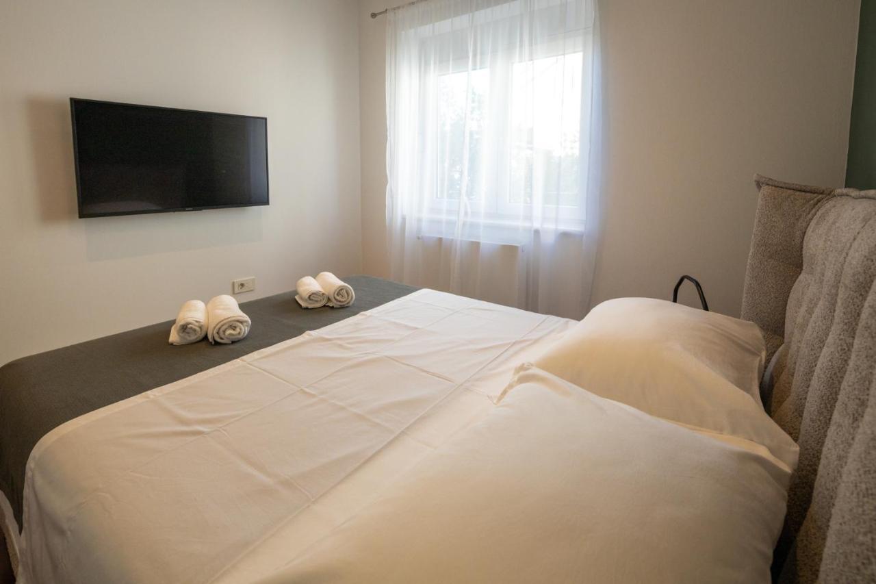 Lumaja Luxury Apartman 比奥格勒·纳·莫鲁 外观 照片